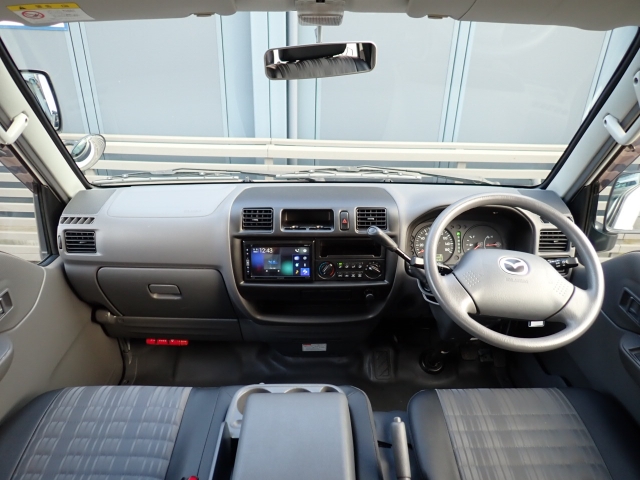 �C���p�l�摜�ɂȂ�܂��B�ԓ��͐��Ǝ҂ɂĎ����N���[�j���O�{�H�ς݂Ȃ̂ŁA��ϐ����ł��B