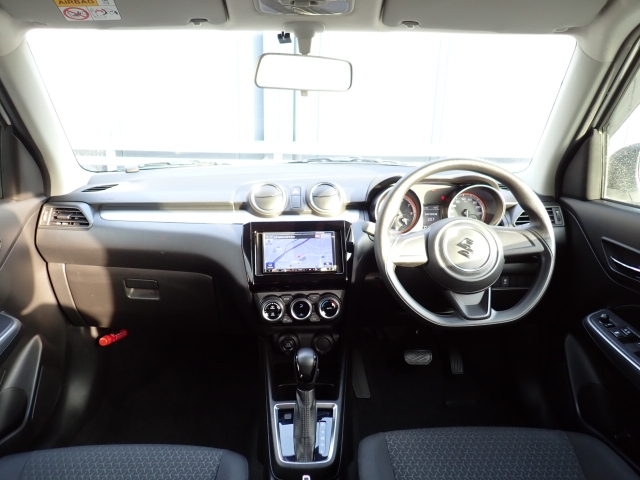 �C���p�l�摜�ɂȂ�܂��B�ԓ��͐��Ǝ҂ɂĎ����N���[�j���O�{�H�ς݂Ȃ̂ŁA��ϐ����ł��B