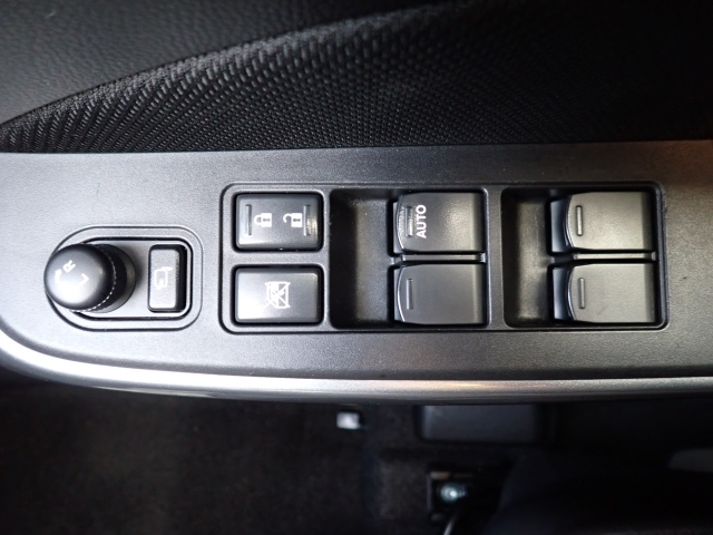 �d���i�[���h�A�~���[�E�p���[�E�B���h�E�������Ă��܂��B