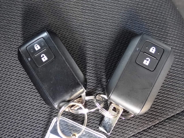 �X�}�[�g�L�[�����I�L�[���|�P�b�g��o�b�O�ɓ��ꂽ�܂܁A�h�A���b�N�̊J���E�{���E�G���W���n�����\�ł��B