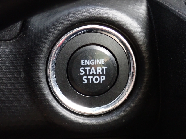 �L�[���X�v�b�V���X�^�[�g�V�X�e�����̗p���Ă���܂��I�{�^����ŃG���W���n�����\�Ȃ̂ŁA�L�[��T�����Ƃ��Ȃ��Ȃ�܂��ˁI