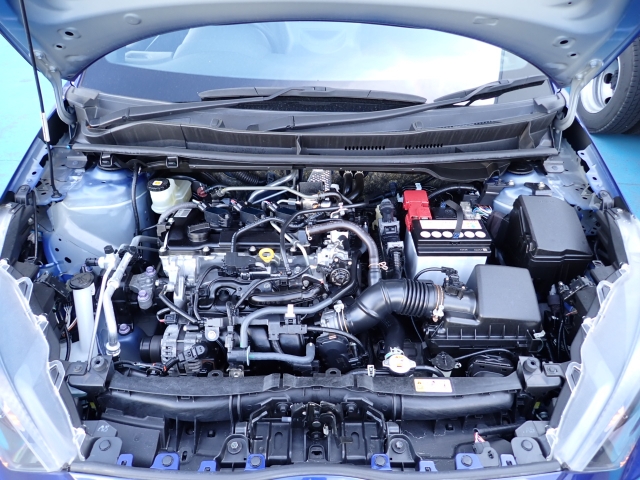 �G���W�����[�������ꂢ�ł���B�@�֋@�\�n���ǍD�ł��B�[�ԑO�ɓ_���������s���܂��B�G���W���I�C���E�I�C���t�B���^�[�E�G�A�R���t�B���^�[�E���C�p�[�S���͕K�������v���܂�