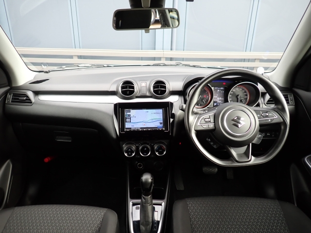 �C���p�l�摜�ɂȂ�܂��B�ԓ��͐��Ǝ҂ɂĎ����N���[�j���O�{�H�ς݂Ȃ̂ŁA��ϐ����ł��B