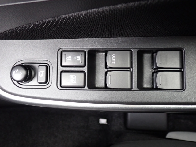 �d���i�[���h�A�~���[�E�p���[�E�B���h�E�������Ă��܂��B