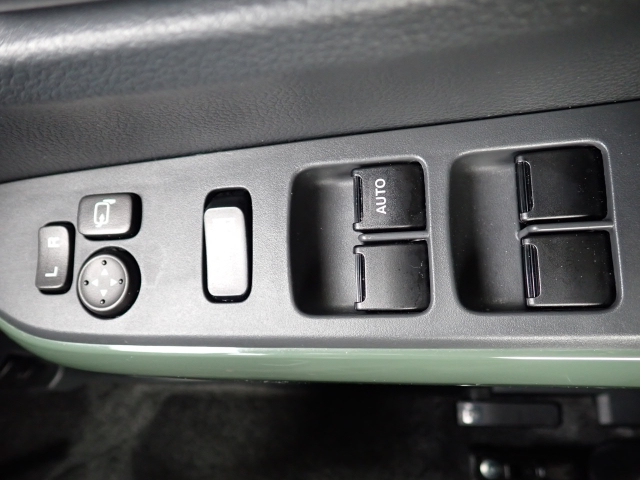 �d���i�[���h�A�~���[�E�p���[�E�B���h�E�������Ă��܂��B