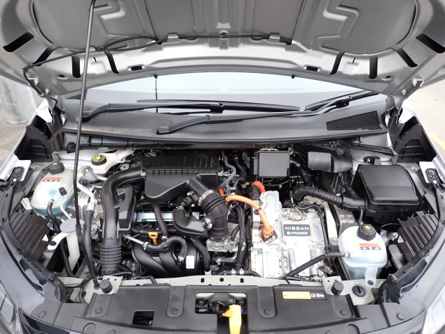 �G���W�����[�������ꂢ�ł���B�@�֋@�\�n���ǍD�ł��B�[�ԑO�ɓ_���������s���܂��B�G���W���I�C���E�I�C���t�B���^�[�E�G�A�R���t�B���^�[�E���C�p�[�S���͕K�������v���܂�