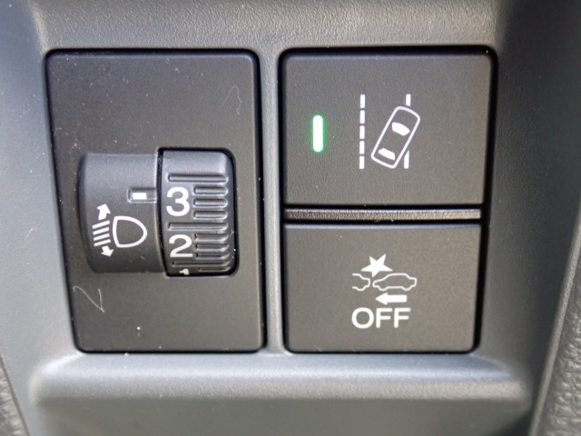 �Փˉ���y���u���[�L�A���s���ɑO���̎ԗ�����F�����A�Փ˂������Ȏ��͌x��ƃu���[�L�ŏՓˉ�����A�V�X�g�B�����S�Ƀh���C�u�����y���݂��������܂���