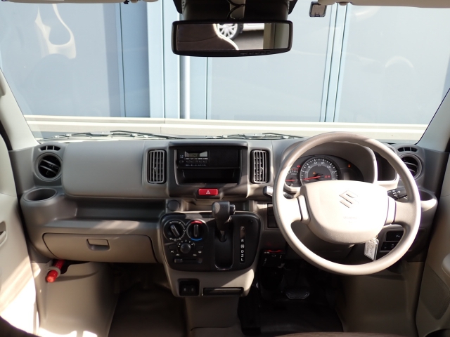 �C���p�l�摜�ɂȂ�܂��B�ԓ��͐��Ǝ҂ɂĎ����N���[�j���O�{�H�ς݂Ȃ̂ŁA��ϐ����ł��B