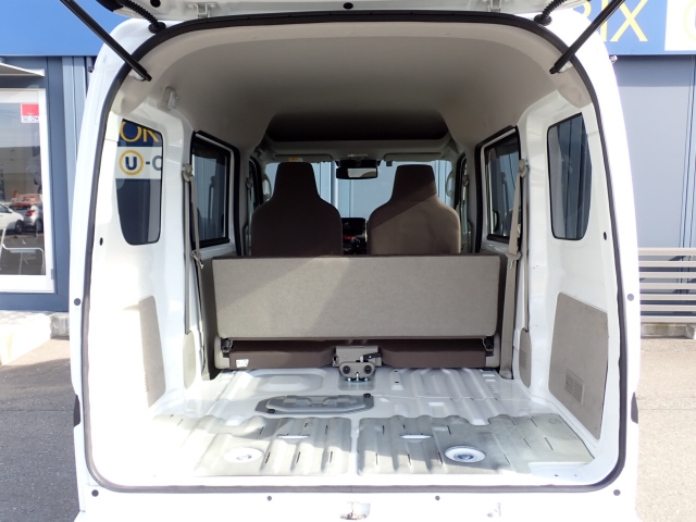 �ʏ펞�̃��P�b�W�X�y�[�X�ł��I�傫�ȊJ���ŉו��̏悹�~�낵���y�ɍs���܂��B