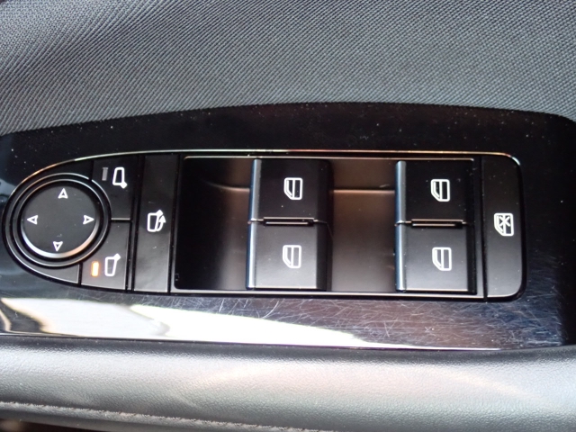 �d���i�[���h�A�~���[�E�p���[�E�B���h�E�������Ă��܂��B