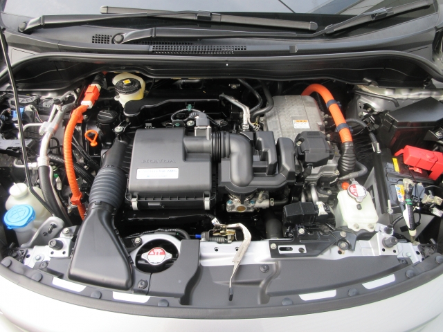 �G���W�����[�����Y��Ɏd�オ���Ă���܂��B�@�c�Ǝ��Ԃ͂P�O���`�P�W���܂ŁA���T���j������x���ƂȂ��Ă���܂��B���₢���킹���X�^�b�t�ꓯ�A���҂����Ă���܂���