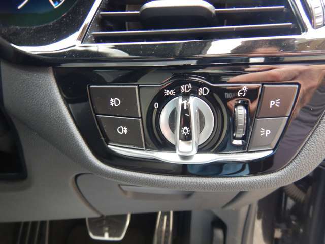 �w�b�h���C�g�E�X�C�b�`