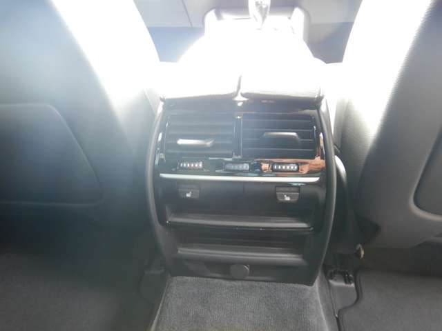 �����E�V�[�g�E�q�[�e�B���O