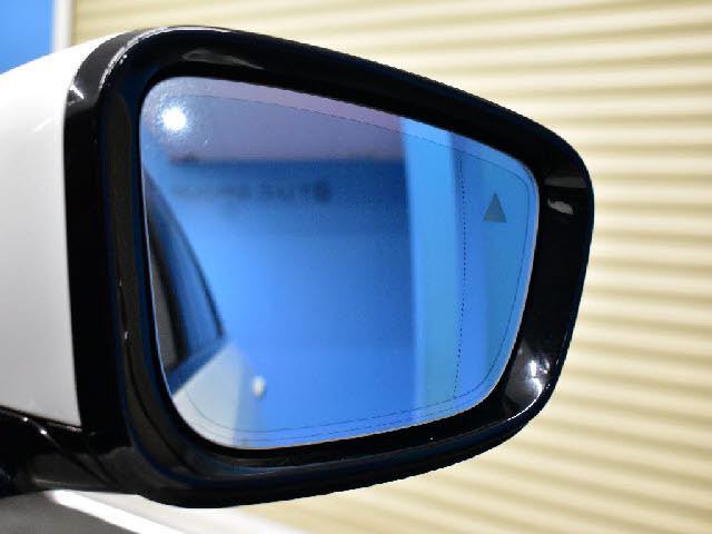 当社では全車充実の無料アフターサービス付です！全車無料２年保証＆年３回３年間エンジンオイル交換無料＆ポリマーメンテナンス施工＆関東圏外陸送納車費用無料サービス中。詳しくはホームページをご覧ください。