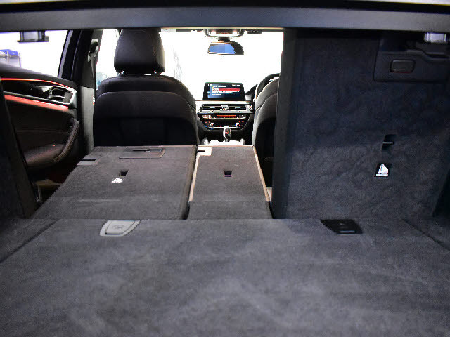 専門店ならではの納車前整備を実施！専用テスターも完備！諸経費につきましてはお気軽にお問合せ下さい。納車後の車検・点検・鈑金・ドレスアップなども当社お客様特別価格にてご案内させて頂きます。無料代車完備！