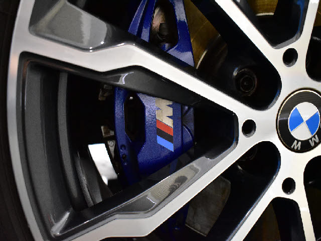 全車店頭にて展示中！お越し頂ければ現車確認が可能です。お気軽にお越しくださいませ。専門スタッフが細かくご説明させて頂きますので輸入車にご不安がある方でも安心です。