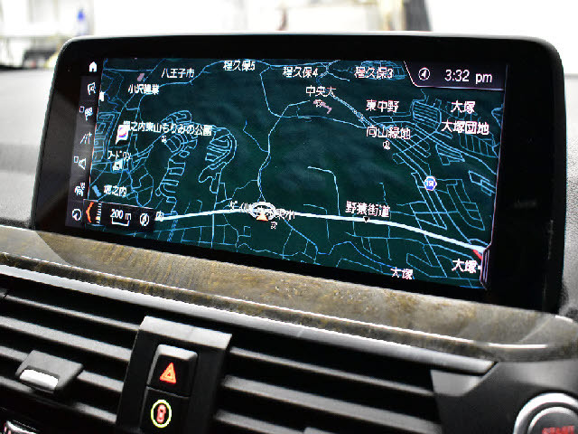 都内最大級の大型展示場！更にガレージ完備！専門店だからできる幅広いラインナップ！ご希望の車種がない場合もお気軽にお申し付け下さい。当社ネットワークでご希望の車両を探して参ります。