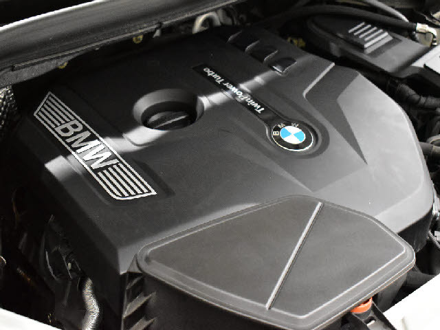 当社では全車充実の無料アフターサービス付です！全車無料２年保証＆年３回３年間エンジンオイル交換無料＆ポリマーメンテナンス施工＆関東圏外陸送納車費用無料サービス中。詳しくはホームページをご覧ください。