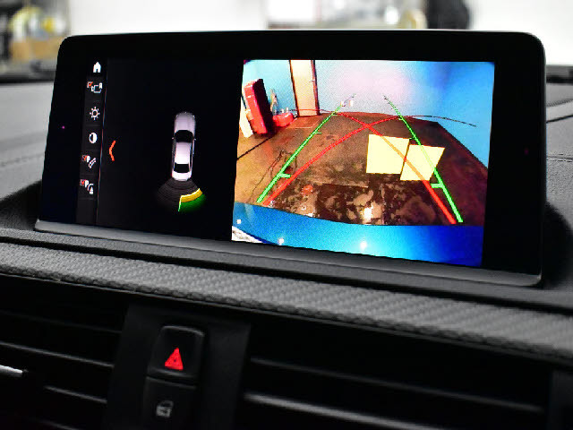 都内最大級の大型展示場！更にガレージ完備！専門店だからできる幅広いラインナップ！ご希望の車種がない場合もお気軽にお申し付け下さい。当社ネットワークでご希望の車両を探して参ります。