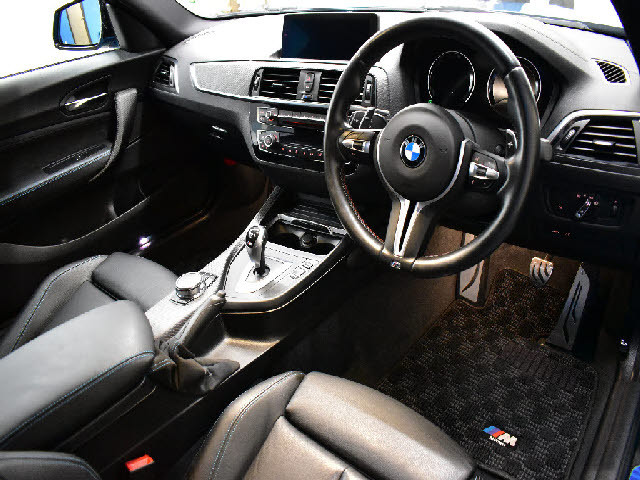 当社では全車充実の無料アフターサービス付です！全車無料２年保証＆年３回３年間エンジンオイル交換無料＆ポリマーメンテナンス施工＆関東圏外陸送納車費用無料サービス中。詳しくはホームページをご覧ください。