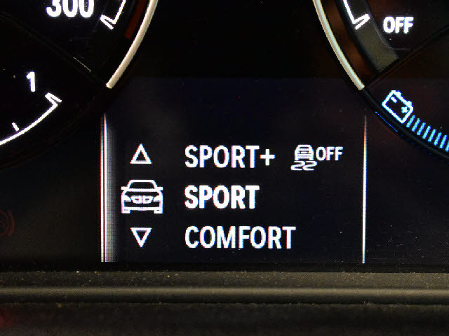 都内最大級の大型展示場！更にガレージ完備！専門店だからできる幅広いラインナップ！ご希望の車種がない場合もお気軽にお申し付け下さい。当社ネットワークでご希望の車両を探して参ります。