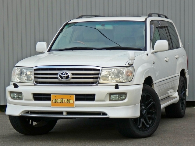 お好みのカスタムパーツ取付などお気軽にご相談ください♪