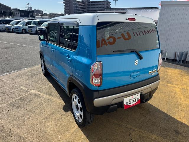 リヤドア・リヤクォーター・バックドアウィンドウにスモークドガラスを採用