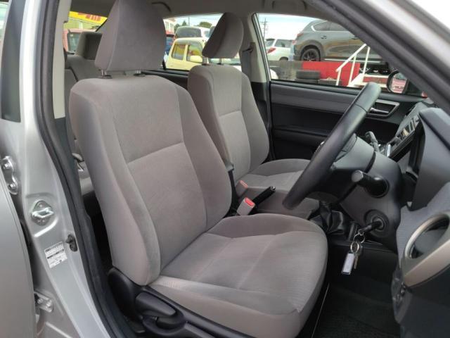 �V�[�g�J���[�̓O���[�ł��I