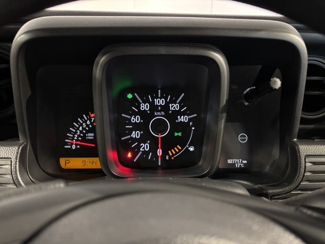 �l�X�ȏ�񂪕\������郁�[�^�[�p�l���͎��F���ƃf�U�C�����𗼗��������f�G�ȃf�U�C���ł��I