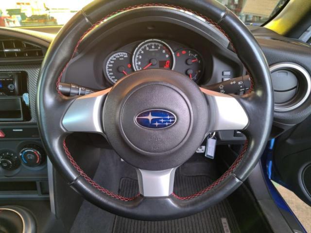 握り心地のよいステアリング！いつも触る場所ですので質感大事ですよね！