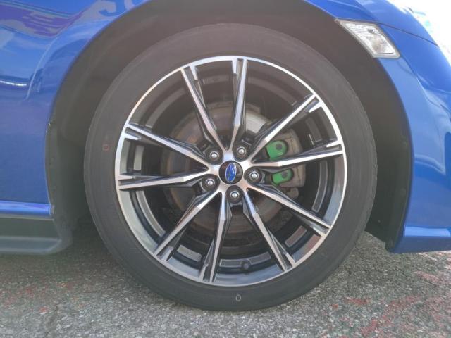 純正アルミホイール付きです！腰下荷重を軽くしてさらに燃費もにも貢献します！