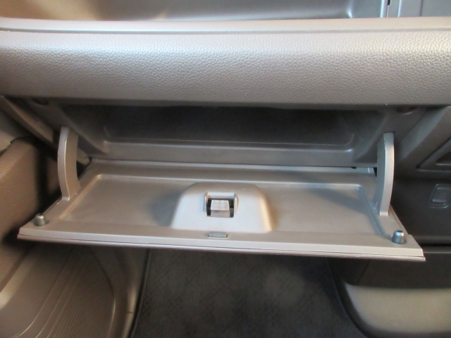 �Ԍ��ؓ��ꓙ���ވꎮ�����[�ł���O���[�u�{�b�N�X�ł��B