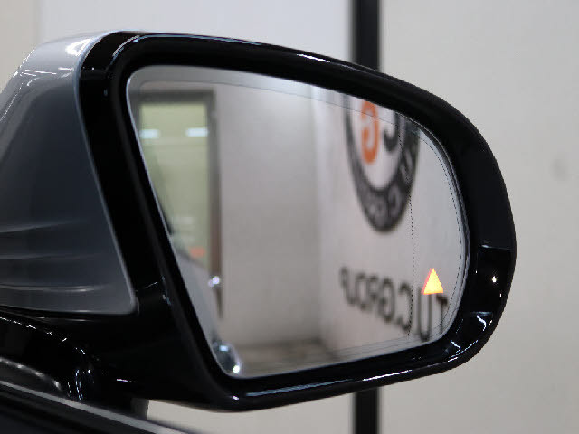 専門店ならではの豊富なメルセデス・ベンツを取り揃え、ご納車後もスタッフがカーライフをサポート致します！