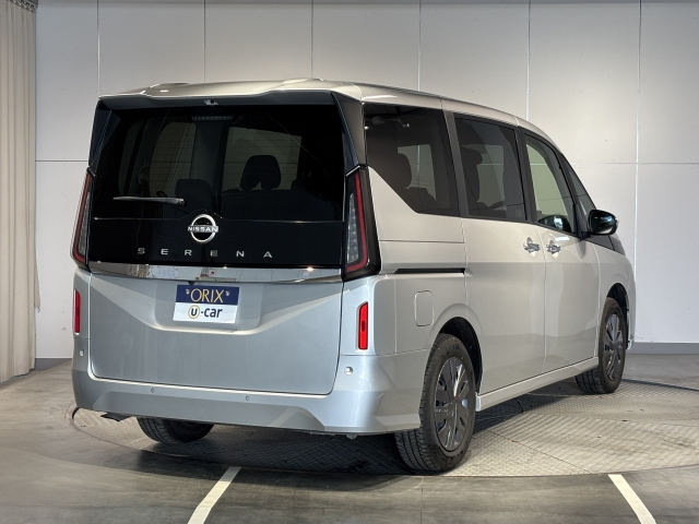 オリックス認定中古車は御納車前に全車12または24ヶ月点検を実施しオイル、エレメント、全ワイパーゴム、エアコンフィルターは無条件で新品に交換致します。安心の充実整備です。