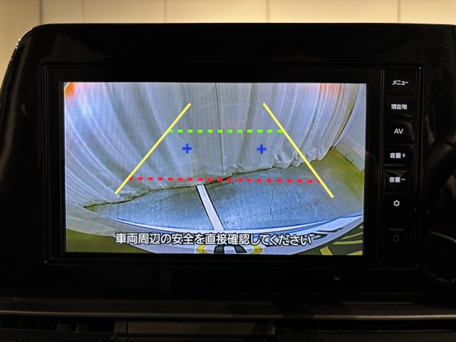 車庫入れや縦列駐車に威力を発揮するバックモニターを装備！！一度使うと手放せません！！