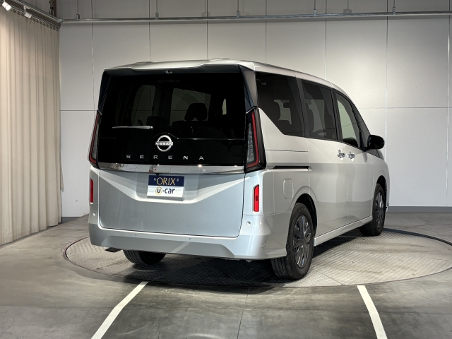 オリックス認定中古車は御納車前に全車12または24ヶ月点検を実施しオイル、エレメント、全ワイパーゴム、エアコンフィルターは無条件で新品に交換致します。安心の充実整備です。