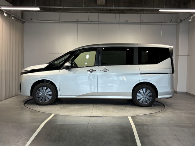 オリックス認定中古車は外部機関AISの厳格な検査を全車実施し修復歴が無く状態の良い車輌を厳選しておりますので安心してお買い求め頂けます！保証も充実で安心！