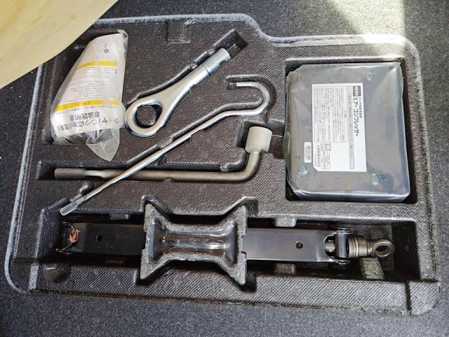 当社は昭和４４年に設立した会社です。今年で５６周年になります。創業当時からの伝統としてお車を通じて真面目にお客様と向き合ったお付き合いをさせて頂く事が当社の特徴です。１００年企業を目指しております。