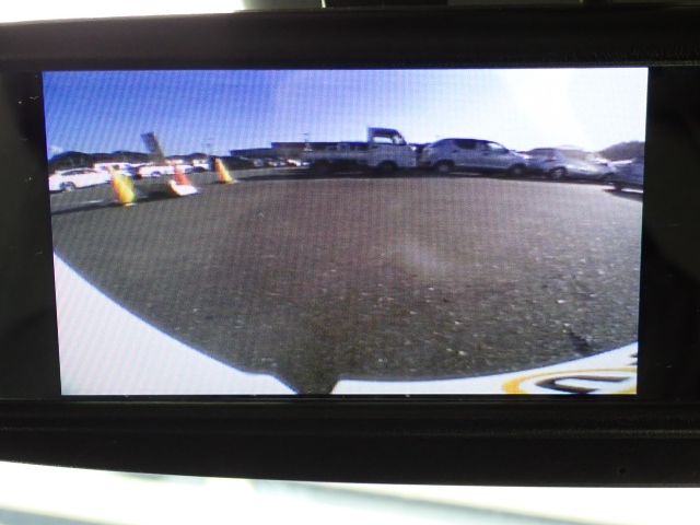 �o�b�N�J�����������Ă���܂��B���Ԏ��ɑ�ϖ��ɗ����܂�������Ԃ����ȕ��ɂ��֗��@�\�ł���