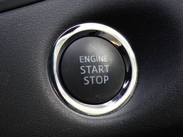 �L�[���X�v�b�V���X�^�[�g�V�X�e�����̗p���Ă���܂��I�{�^����ŃG���W���n�����\�Ȃ̂ŁA�L�[��T�����Ƃ��Ȃ��Ȃ�܂��ˁI