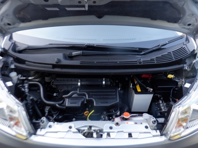 �G���W�����[�������ꂢ�ł���B�@�֋@�\�n���ǍD�ł��B�[�ԑO�ɓ_���������s���܂��B�G���W���I�C���E�I�C���t�B���^�[�E�G�A�R���t�B���^�[�E���C�p�[�S���͕K�������v���܂��i�G�A�R���t�B���^�[�́A�����Ԃ̂݁j