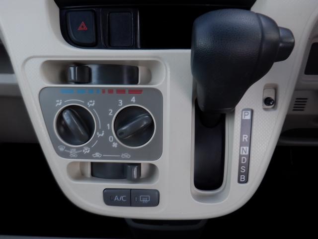 �V�t�g�m�u�̓X�����Ȃ��A���ꂢ�ȏ�Ԃł��B�����G�镔�������ꂢ���Ƒ�؂ɏ���Ă������Ƃ��킩��܂���B