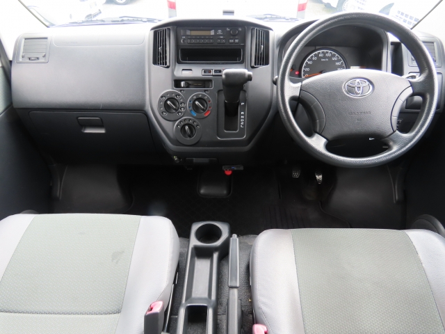 �ԓ��͐��Ǝ҂ɂĎ����N���[�j���O�{�H�ς݂Ȃ̂ŁA��ϐ����ł��B�I���b�N�X�����Ԃł݂͂Ȃ��܂ɉ��K�ȃh���C�u�����񑩂��܂��B