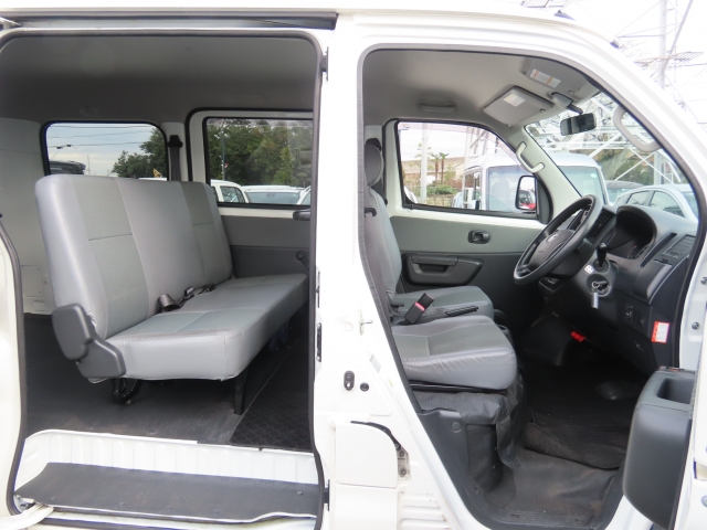 �ԓ��͐��Ǝ҂ɂĎ����N���[�j���O�{�H�ς݂Ȃ̂ŁA��ϐ����ł��B�I���b�N�X�����Ԃł݂͂Ȃ��܂ɉ��K�ȃh���C�u�����񑩂��܂��B