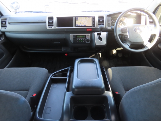 �ԓ��͐��Ǝ҂ɂĎ����N���[�j���O�{�H�ς݂Ȃ̂ŁA��ϐ����ł��B�I���b�N�X�����Ԃł݂͂Ȃ��܂ɉ��K�ȃh���C�u�����񑩂��܂��B