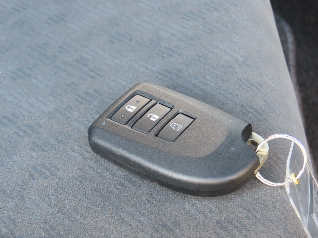 �L�[���|�P�b�g�ɓ��ꂽ�܂܂ł��G���W���n�m�^�n�e�e�A�h�A�{���^�J���\���֗��ȃX�}�[�g�L�[�t�ł���