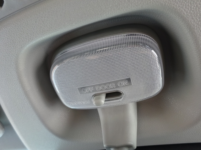 �e�푀��X�C�b�`������̊m�F���[�ԑO�ɓ_�������Ē����܂��B