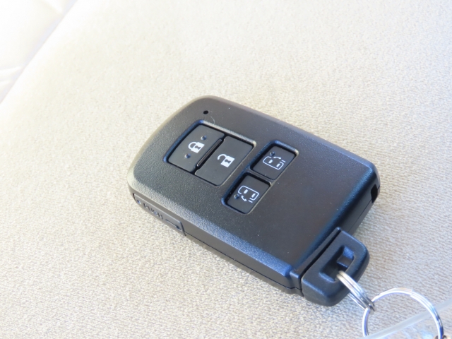 �L�[���|�P�b�g�ɓ��ꂽ�܂܂ł��G���W��ON/OFF�A�h�A�{��/�J���\���֗��ȃX�}�[�g�L�[