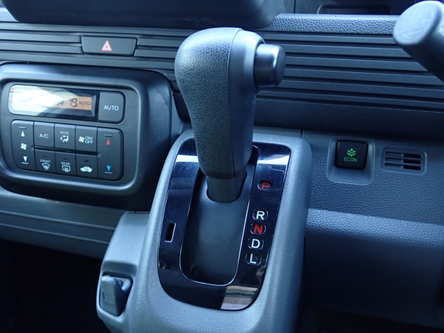 ���S���Ă���蒸���钆�ÎԂ�ڎw���ăI���b�N�X�F�蒆�ÎԂł͌��i�Ȋ�ɂ����ď��i�����I���Ă���܂��I