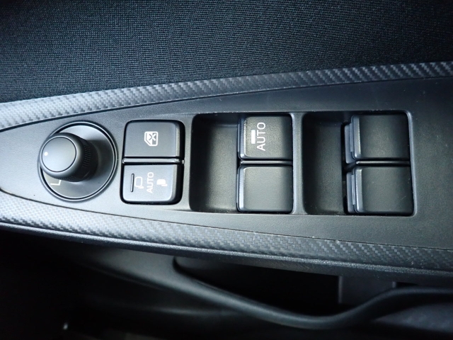 �d���i�[���h�A�~���[�E�p���[�E�B���h�E�������Ă��܂��B